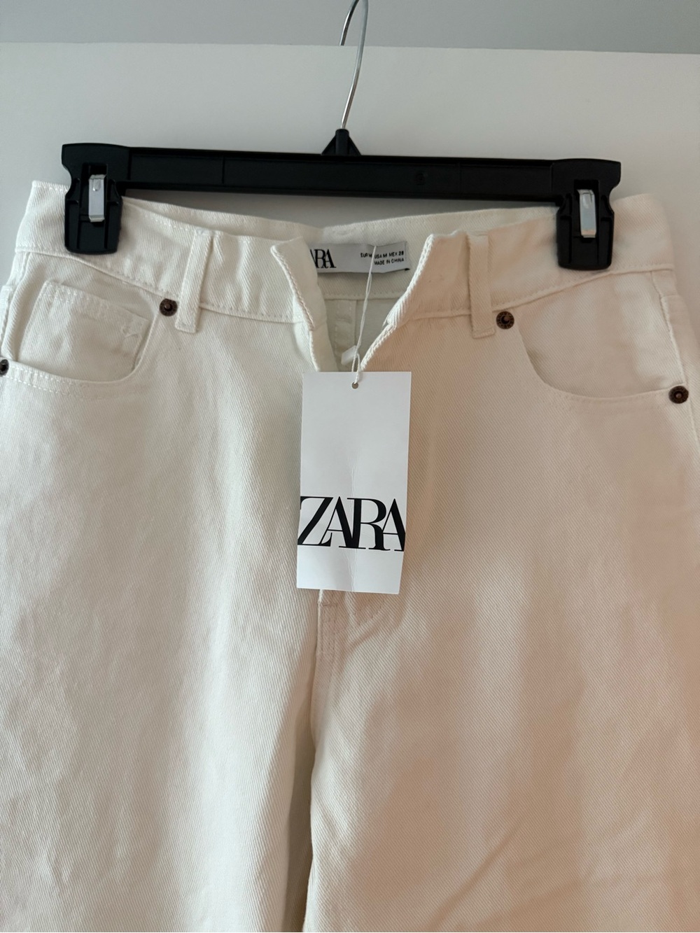 ZARA women’s Off-White Straight Jeans